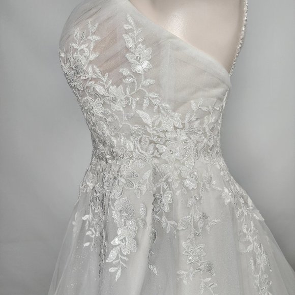Rebecca Ingram White Lace Beaded Bodice Tulle Wedding Gown Size 18 - Picture 10 of 16